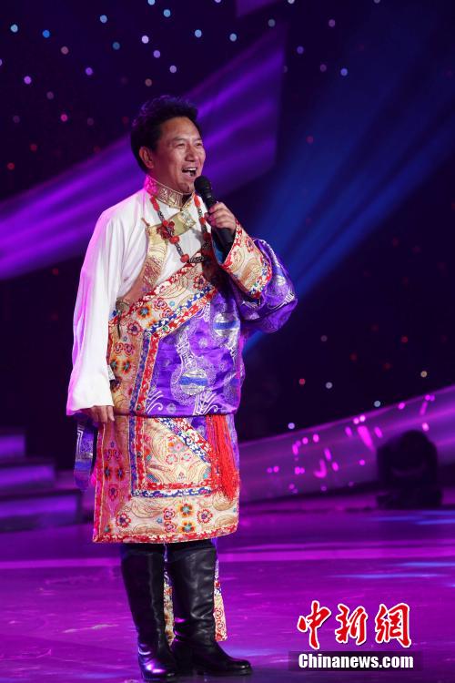 2月8日晚间，由四川康巴藏语卫视与青海玉树电视台共同举办的《和美新年》2015年藏历木羊新年联欢会在康巴卫视录制完成。