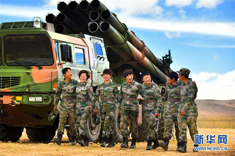 西藏军区女兵火箭炮实弹射击战绩堪称惊艳
