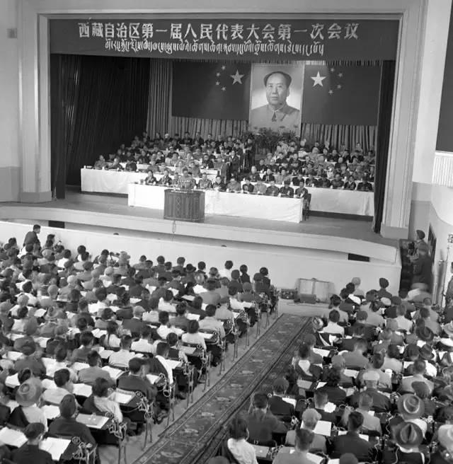 1965年9月9日，西藏自治区第一届人民代表大会第一次会议胜利闭幕，西藏自治区宣告成立。阿沛·阿旺晋美当选西藏自治区人民委员会主席。