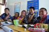 11月10日，几名藏族孩子在天祝县抓喜秀龙乡代乾教学点新建成的教室内上自习课。