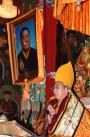 11月29日，班禅在西藏佛学院大经堂内诵经祈福。  　
