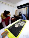 1月21日，西藏博物馆工作人员在对馆藏文物进行电子化建档工作。