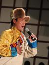 2月20日，在瑞士苏黎世，来自中国西藏自治区日喀则民族艺术代表团的演员普巡演唱歌曲《长松啦》。