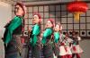 2月20日，在瑞士苏黎世，来自中国西藏自治区日喀则民族艺术代表团的演员表演传统舞蹈“洛谐”。