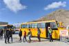 2月25日，拉萨市城北大队交警组织西藏自治区儿童福利院学生进行校车逃生演练。