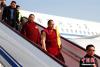 3月2日，出席十二届全国人大四次会议的西藏代表团乘飞机抵达北京。中新社记者 富田 摄