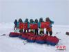 图为登山队员历时7天成功徒步至北极点。 何鹏飞 摄
