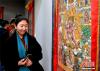 4月27日，“指尖神韵”藏族唐卡大师丹巴绕旦师徒作品展在拉萨开展，此次展览共展出师徒作品有60余幅。唐卡是藏族文化中一种独具特色的绘画艺术形式，题材内容涉及藏族的宗教、历史、文化和社会生活等诸多领域，被称为藏族的“百科全书”。李林 摄