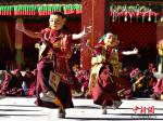 扎什伦布寺举行一年一度的跳神活动