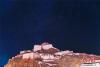 2016年11月，江孜城堡上空的银河。 金梓江 摄
