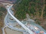 四川藏区第二条高速公路已现雏形