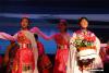 2月27日，安徽合肥三十五中西藏班学生载歌载舞，庆祝新年的到来。