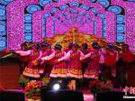 西藏班学生载歌载舞 欢度藏历新年