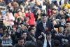 3月3日，中国人民政治协商会议第十二届全国委员会第五次会议在北京人民大会堂开幕。这是记者们采访全国政协委员姚明。 新华社记者 张铖 摄