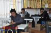 位于西藏林芝工布江达县东26公里处的工布江达镇拉龙村，全村共40户137人，其中建档立卡贫困户8户25人。为了推动村民脱贫致富，洛桑赤烈于2015年2月在政府的扶持下建立了拉龙氆氇缝纫加工合作社。中国经济网记者马常艳摄