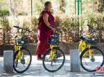 共享单车“骑进”雪域西藏