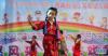 6月1日，西藏自治区实验幼儿园的孩子们在表演藏族传统舞蹈。