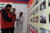 6月8日，首都医务志愿者在西藏林芝市工布江达县藏医医院了解情况。新华社记者 王益亮 摄