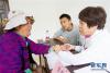7月9日，来自北京的医疗专家管素霞在西藏林芝朗县洞嘎镇义诊。