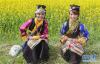 7月7日，西藏山南隆子县隆子镇忙措村举行“望果节”仪式，身着节日盛装的村民们，吟唱古老的歌谣祈求丰收。