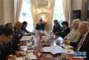 7月25日，在爱尔兰都柏林，中国西藏专家交流团与爱尔兰外交贸易部官员进行座谈。