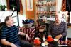 秋日的午后，记者探访位于青海西宁街头的“安多咖啡”店，这里也是荷兰人安鹏、荷平夫妇创立的“安多手工”的一间实体销售点。张添福 摄