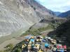 图为俯瞰怒江边察瓦龙石头村（格日村）。中新社记者 陈文 摄