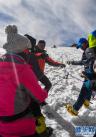11月6日，登山爱好者在洛堆峰进行上升器使用训练。新华社记者 晋美多吉摄