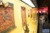1月12日，观众在西湖美术馆参观西藏唐卡和佛教造像。新华社记者翁忻旸摄