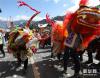 2月24日农历正月初九，四川省雅安市宝兴县硗碛藏族乡藏族群众在“上九节”上表演狮灯。