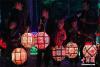3月1日晚，农历正月十四，甘肃舟曲县东山镇300余名村民在农田上转灯转出“国泰民安”。