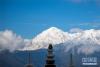这是在云南省迪庆藏族自治州德钦县拍摄的梅里雪山一景（3月12日摄）。