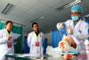 西藏首批住院医师规范化培训生参加结业临床技能考核。鲜敢 摄