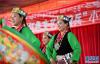 4月12日，西藏自治区藏剧团“红色文艺轻骑兵”在西藏山南市乃东社区演出。新华社记者 晋美多吉 摄