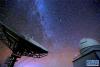 阿里天文台星空夜景。新华网发 周云贺摄