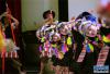 听障孩子们在台下手语老师的指挥下表演舞蹈《打墙舞》(5月18日摄)。新华社记者 晋美多吉 摄