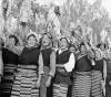 1965年9月9日，拉萨各界各族三万多人举行集会游行，热烈庆祝西藏自治区正式成立。新华社记者 马竞秋 摄