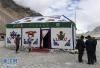这是位于海拔5200米的珠峰大本营的天上西藏邮局外景（7月24日摄）。新华社记者 李贺 摄