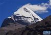 海拔6656米的冈仁波齐峰，是青藏高原西南部冈底斯山脉的主峰（2018年6月24日摄）。新华社记者 刘东君 摄