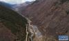 这是位于西藏江达县波罗乡境内的康扎西安置点（11月11日无人机拍摄）。新华社记者 刘东君 摄