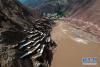 这是西藏芒康县纳西民族乡的古盐田景观（5月22日无人机拍摄）。新华社记者 李鑫 摄