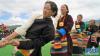 8月9日，西藏当雄县举行竞争激烈的民间传统拔河比赛。新华社记者 刘洁 摄