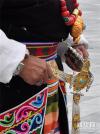 西藏吉隆县吉隆沟妇女服饰中的“腰饰”（8月23日摄）。新华社记者 觉果 摄