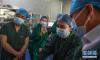 9月17日，西藏自治区第二人民医院的医生通过直播视频观摩赵继宗院士脑动脉肿瘤手术示范。 新华社记者 晋美多吉 摄
