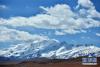 这是从西藏阿里地区改则县境内拍摄的夏岗江雪山（10月13日摄）。
