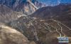 这是“怒江72拐”，该处位于西藏自治区昌都市八宿县境内，是川藏线上一段艰险与美景并存的山路（10月23日无人机拍摄）。
