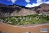 这是5月6日拍摄的西藏昌都市芒康县木许乡阿东村。 新华社记者 詹彦 摄