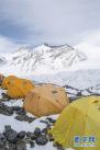 这是海拔6500米的珠峰前进营地一角（5月10日摄）。 新华社记者 孙非 摄
