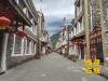 图1：图为丘地村步行街全貌（6月11日摄）。西藏在线网戚宇 摄