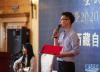 西藏广播电台播音员王昊正在朗诵《芳华留不住》（6月29日摄）。新华社记者孙非 摄